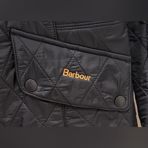 NWTs Barbour Women’s Cavalry Polarquilt Quilted Jacket. Black. 4 US (8 UK) - Picture 3 of 14